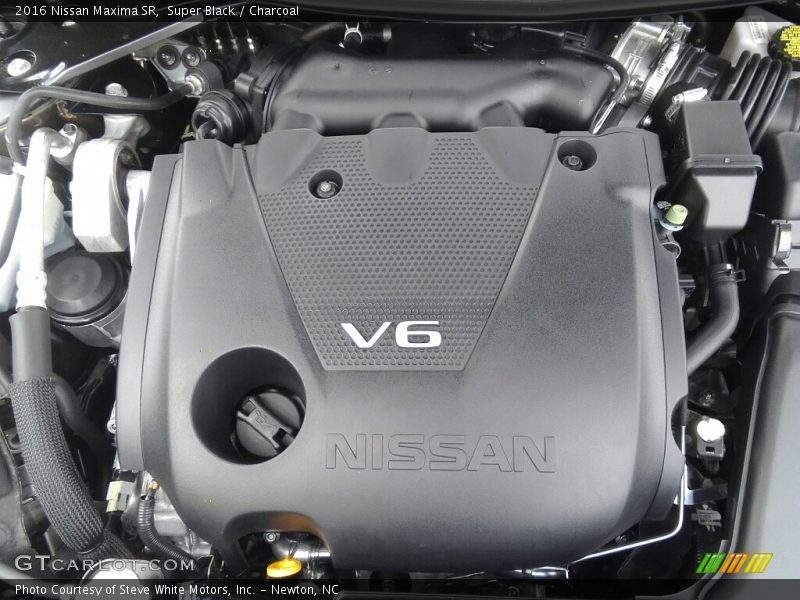 Super Black / Charcoal 2016 Nissan Maxima SR