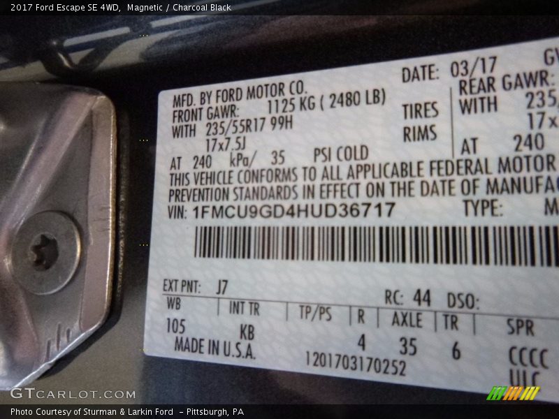 Magnetic / Charcoal Black 2017 Ford Escape SE 4WD