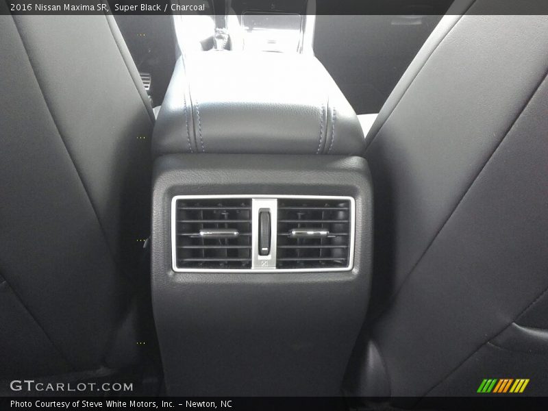 Super Black / Charcoal 2016 Nissan Maxima SR