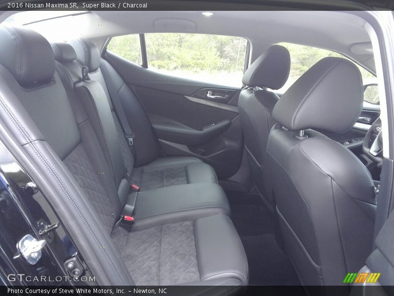 Super Black / Charcoal 2016 Nissan Maxima SR