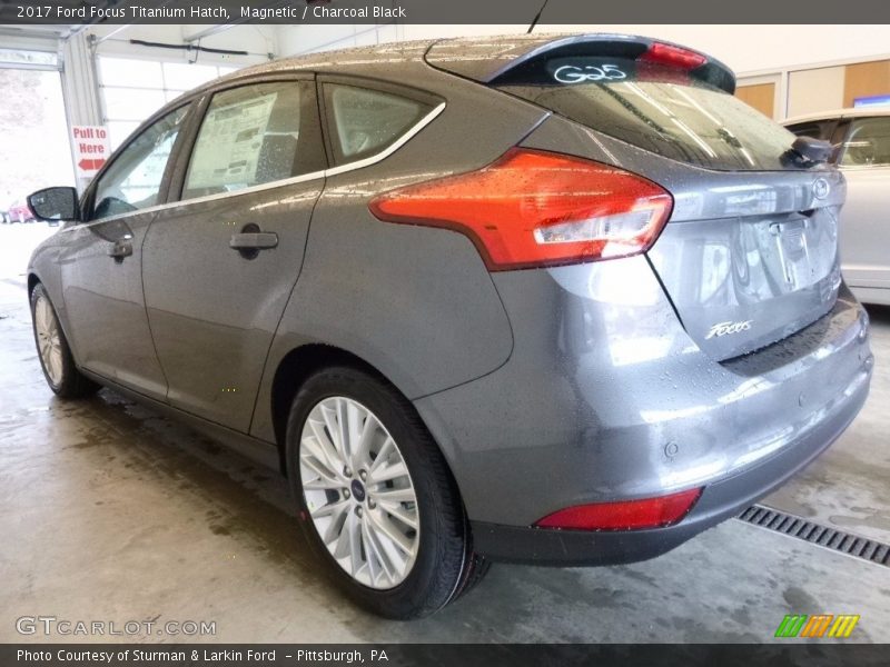 Magnetic / Charcoal Black 2017 Ford Focus Titanium Hatch