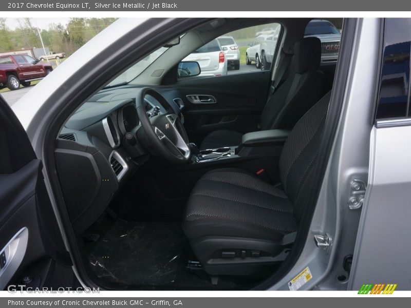 Silver Ice Metallic / Jet Black 2017 Chevrolet Equinox LT