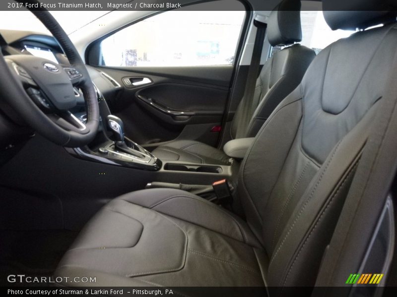 Magnetic / Charcoal Black 2017 Ford Focus Titanium Hatch