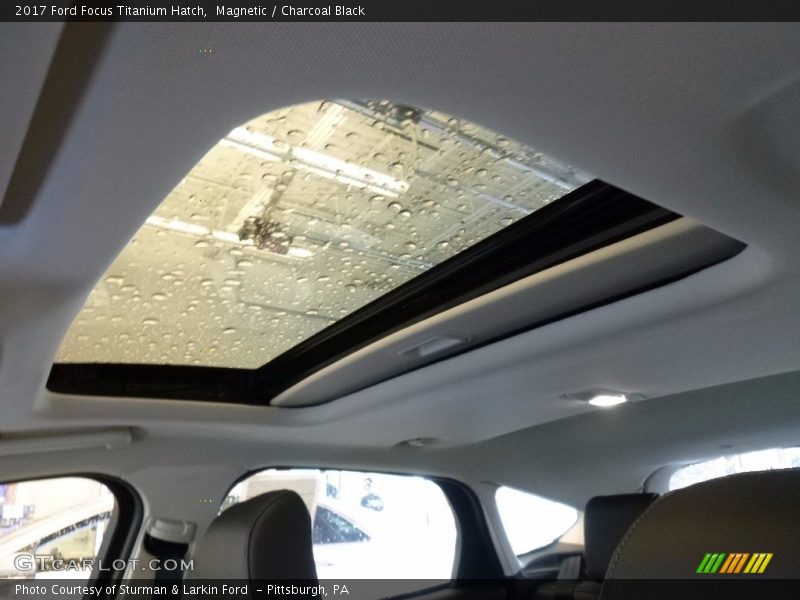 Magnetic / Charcoal Black 2017 Ford Focus Titanium Hatch