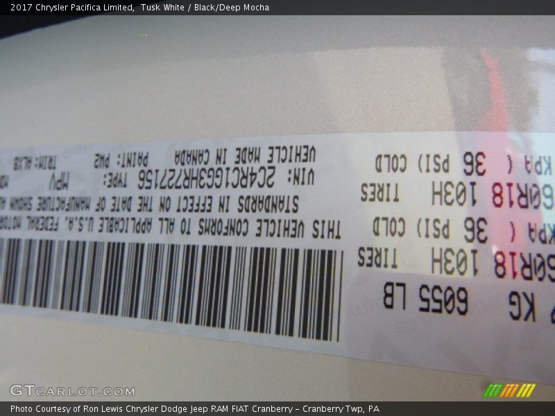 Tusk White / Black/Deep Mocha 2017 Chrysler Pacifica Limited