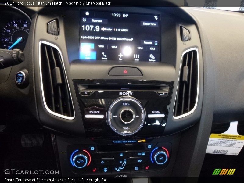 Magnetic / Charcoal Black 2017 Ford Focus Titanium Hatch