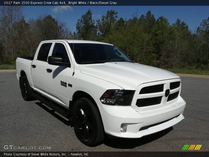Bright White / Black/Diesel Gray 2017 Ram 1500 Express Crew Cab 4x4