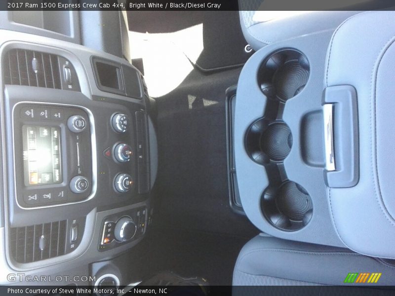 Bright White / Black/Diesel Gray 2017 Ram 1500 Express Crew Cab 4x4