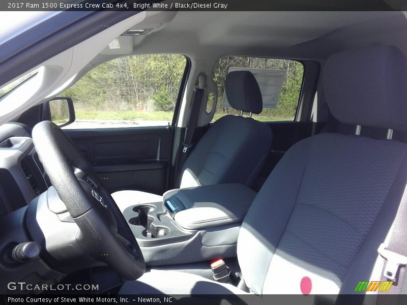 Bright White / Black/Diesel Gray 2017 Ram 1500 Express Crew Cab 4x4