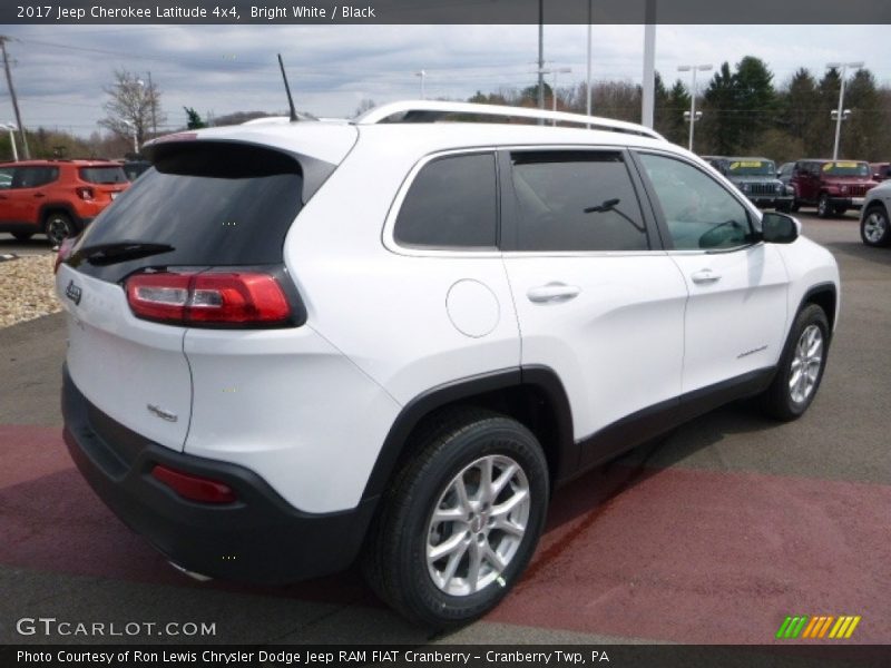 Bright White / Black 2017 Jeep Cherokee Latitude 4x4