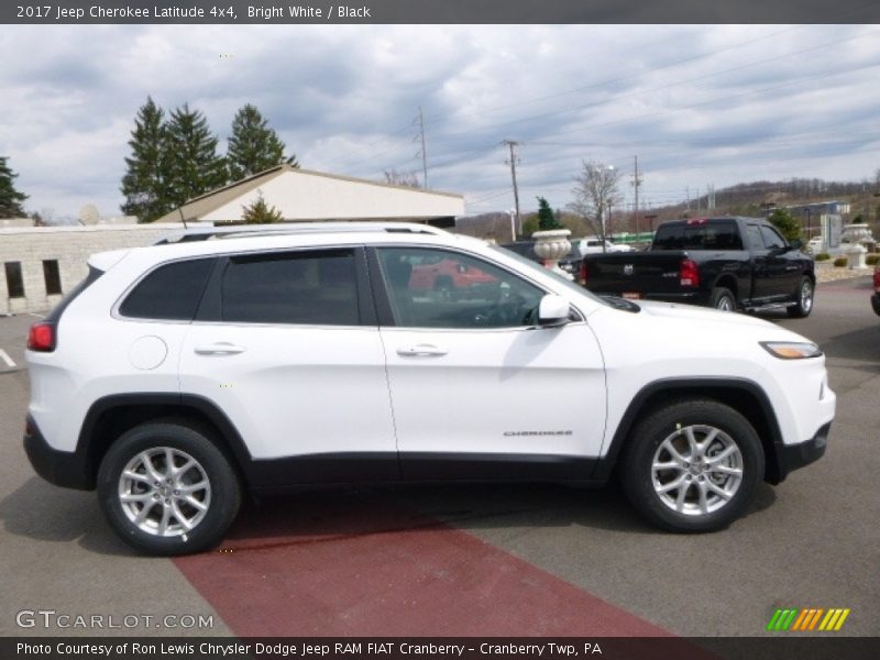 Bright White / Black 2017 Jeep Cherokee Latitude 4x4
