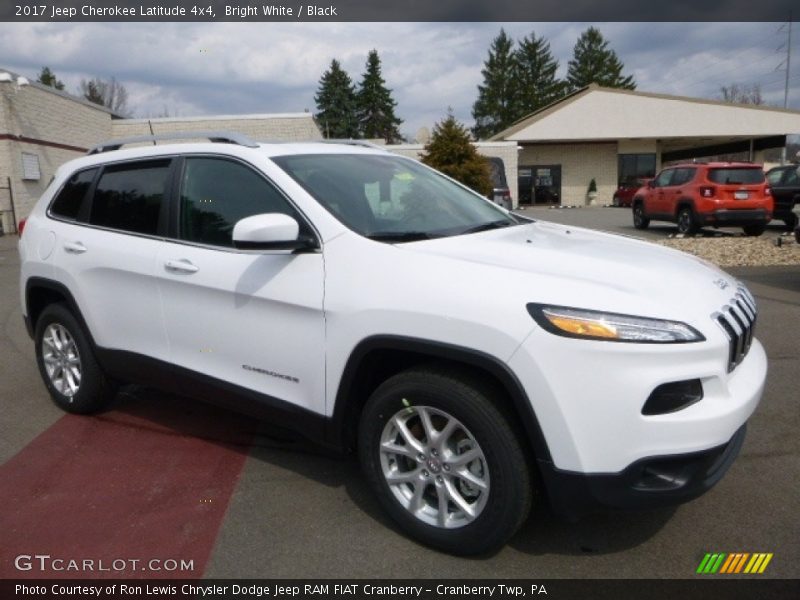 Bright White / Black 2017 Jeep Cherokee Latitude 4x4
