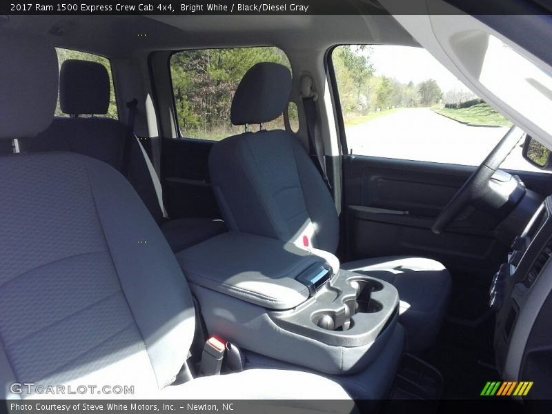 Bright White / Black/Diesel Gray 2017 Ram 1500 Express Crew Cab 4x4