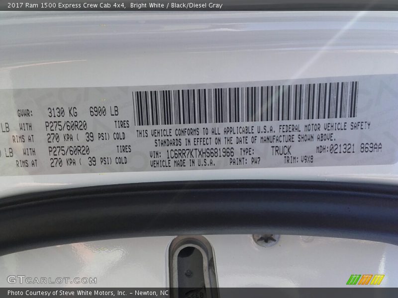 Bright White / Black/Diesel Gray 2017 Ram 1500 Express Crew Cab 4x4