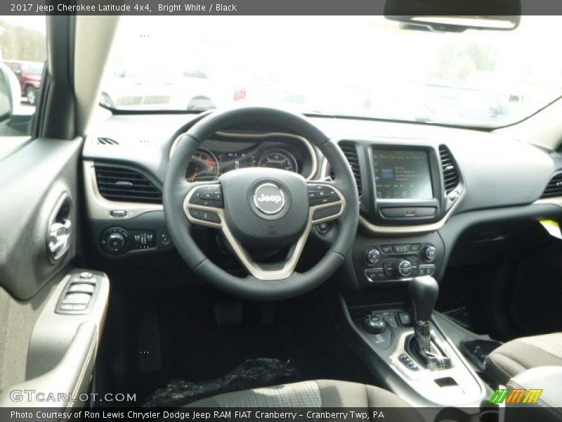 Bright White / Black 2017 Jeep Cherokee Latitude 4x4