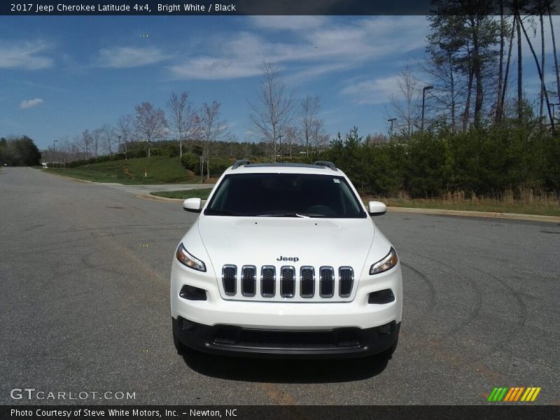 Bright White / Black 2017 Jeep Cherokee Latitude 4x4