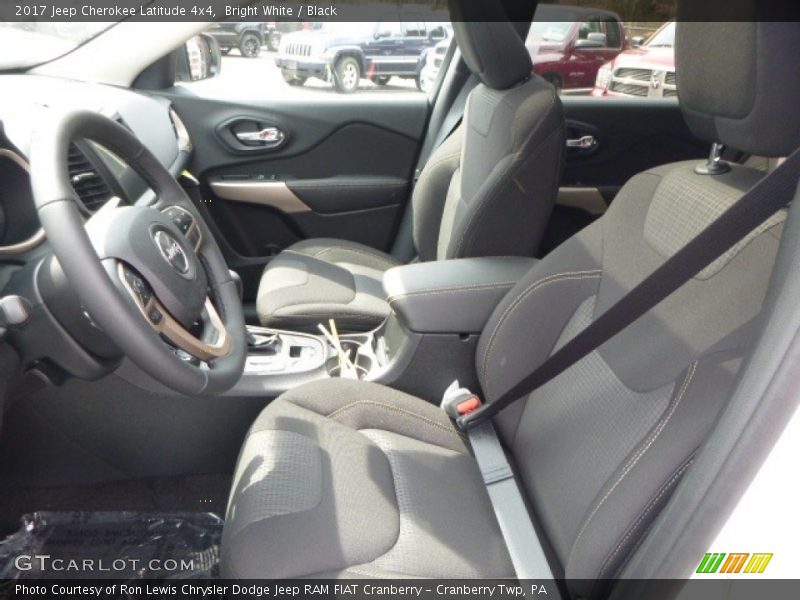 Bright White / Black 2017 Jeep Cherokee Latitude 4x4
