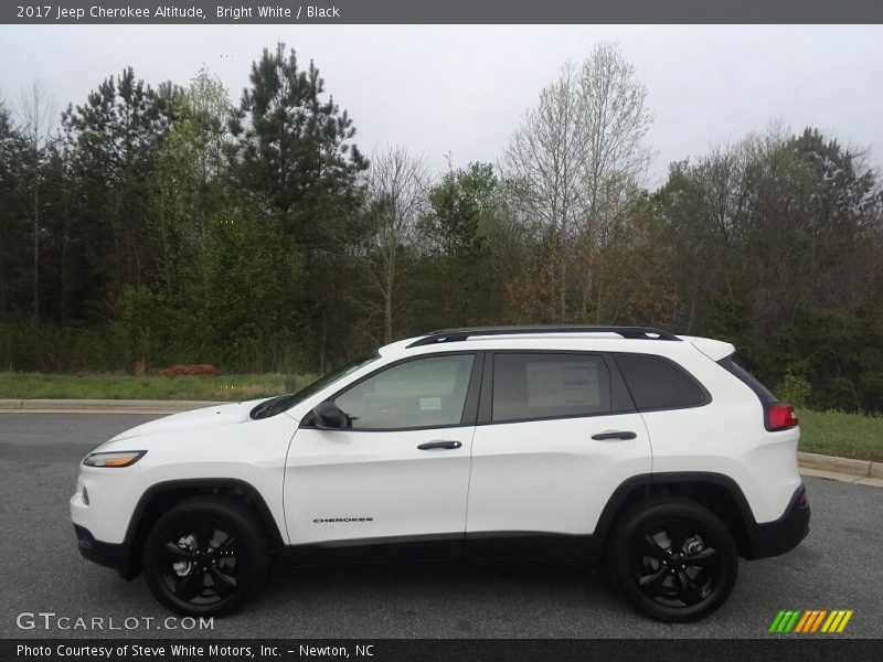 Bright White / Black 2017 Jeep Cherokee Altitude