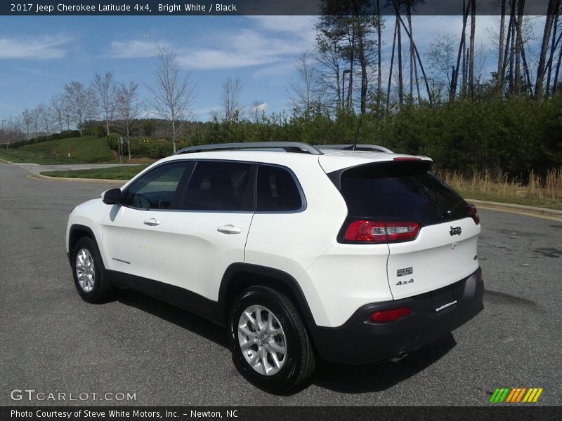 Bright White / Black 2017 Jeep Cherokee Latitude 4x4