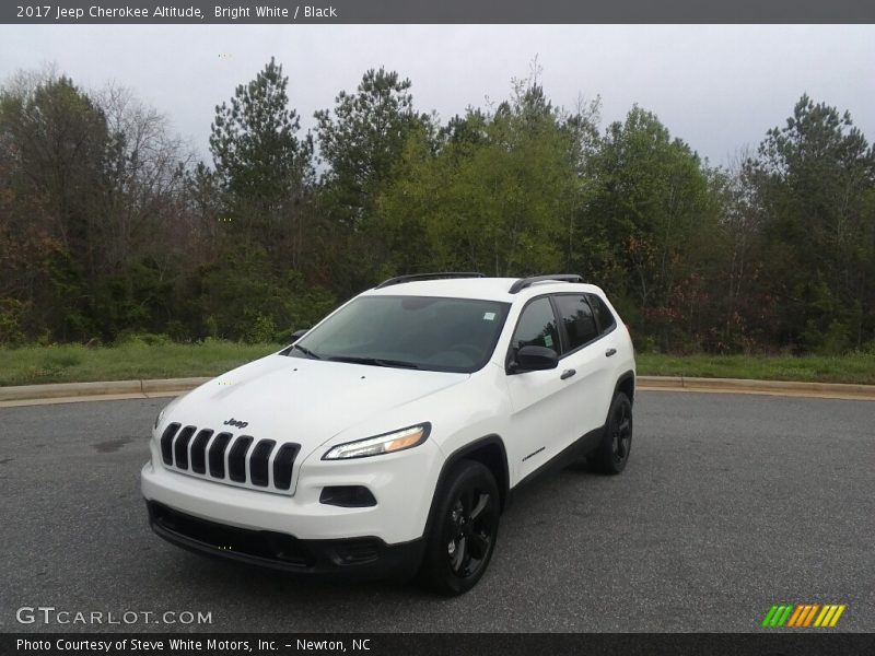 Bright White / Black 2017 Jeep Cherokee Altitude