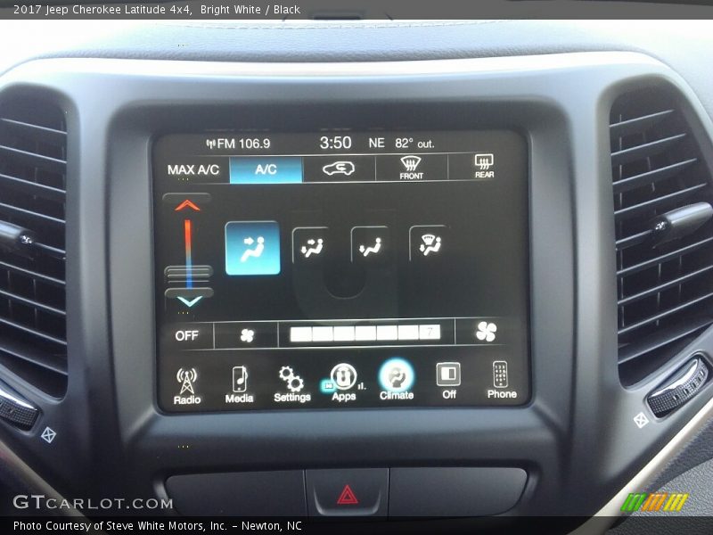 Bright White / Black 2017 Jeep Cherokee Latitude 4x4