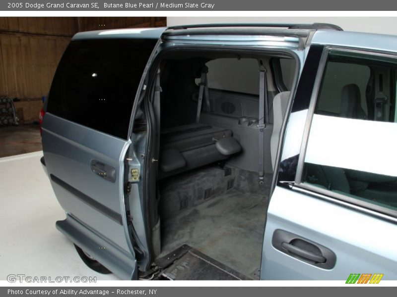 Butane Blue Pearl / Medium Slate Gray 2005 Dodge Grand Caravan SE