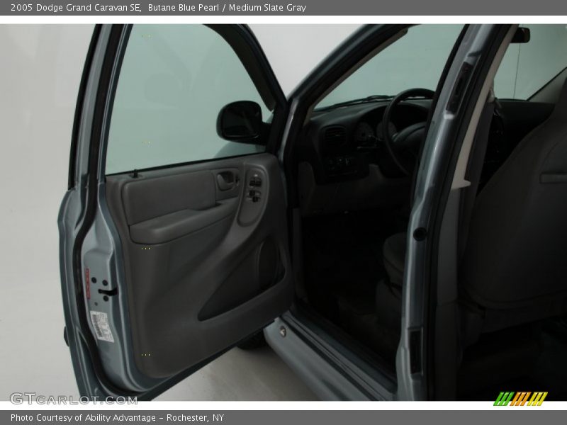 Butane Blue Pearl / Medium Slate Gray 2005 Dodge Grand Caravan SE