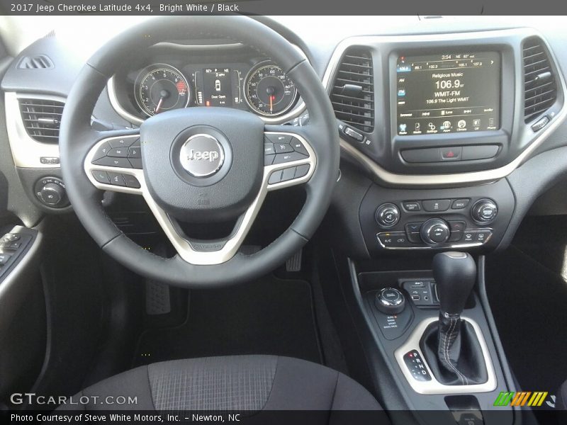 Bright White / Black 2017 Jeep Cherokee Latitude 4x4
