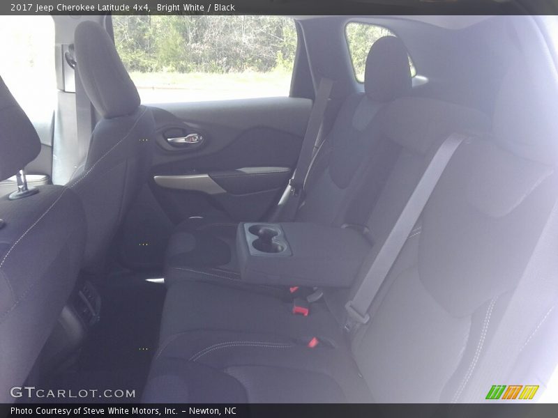 Bright White / Black 2017 Jeep Cherokee Latitude 4x4