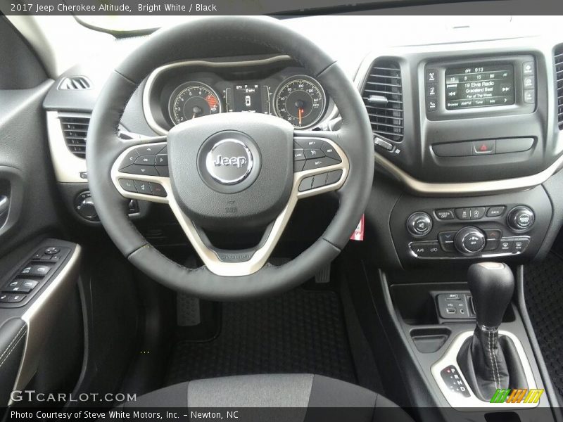 Bright White / Black 2017 Jeep Cherokee Altitude