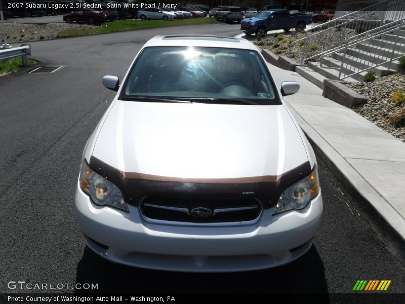 Satin White Pearl / Ivory 2007 Subaru Legacy 2.5i Sedan
