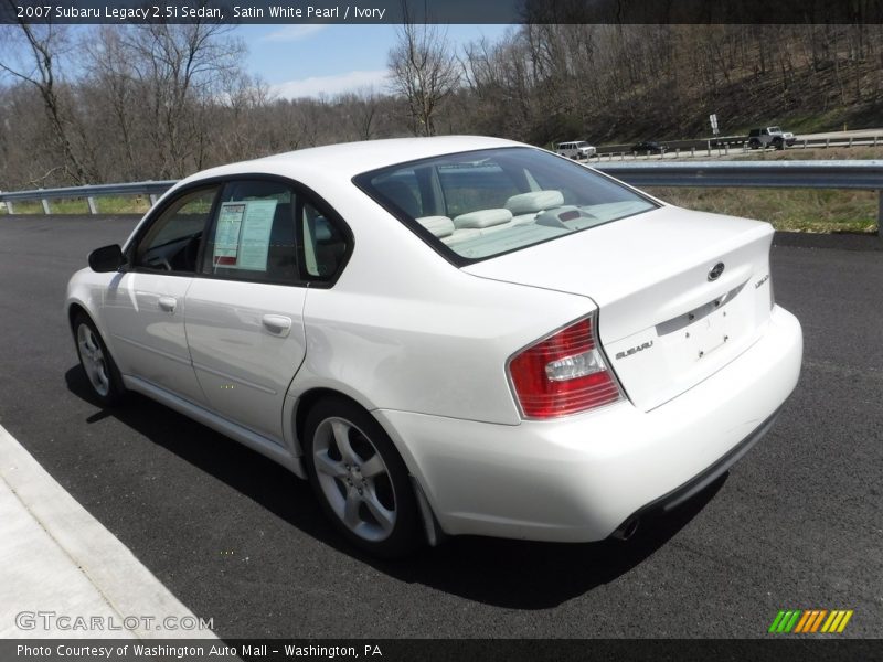 Satin White Pearl / Ivory 2007 Subaru Legacy 2.5i Sedan