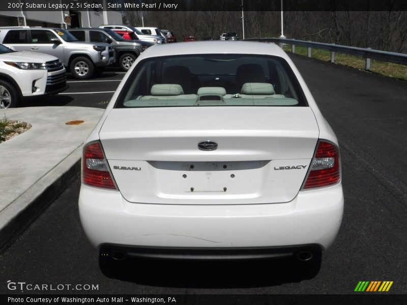Satin White Pearl / Ivory 2007 Subaru Legacy 2.5i Sedan