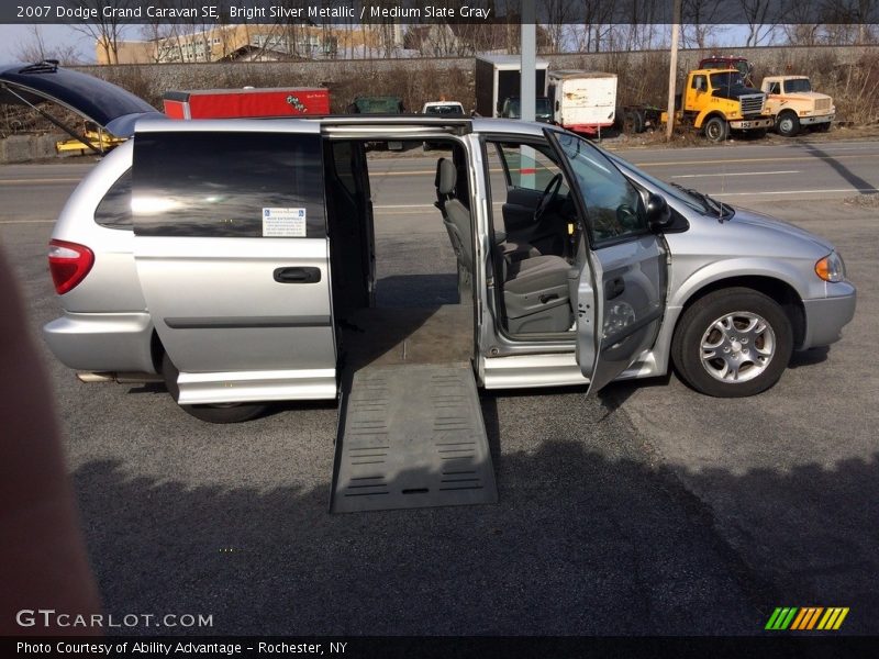 Bright Silver Metallic / Medium Slate Gray 2007 Dodge Grand Caravan SE