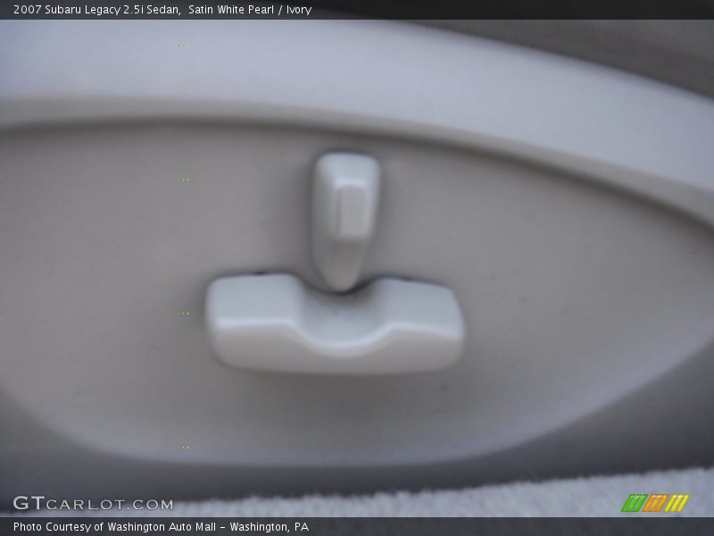 Satin White Pearl / Ivory 2007 Subaru Legacy 2.5i Sedan