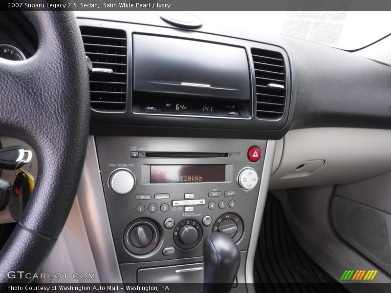 Satin White Pearl / Ivory 2007 Subaru Legacy 2.5i Sedan