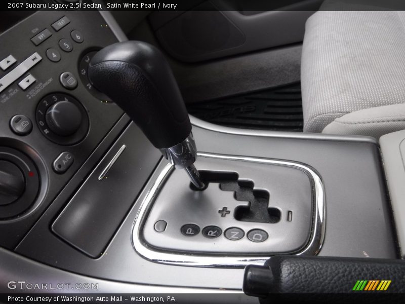 Satin White Pearl / Ivory 2007 Subaru Legacy 2.5i Sedan
