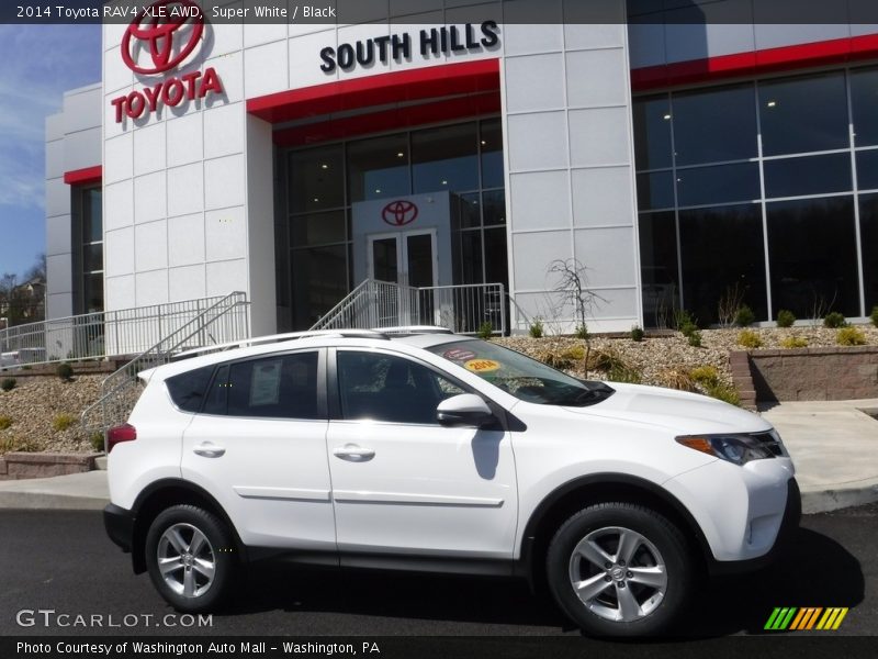 Super White / Black 2014 Toyota RAV4 XLE AWD