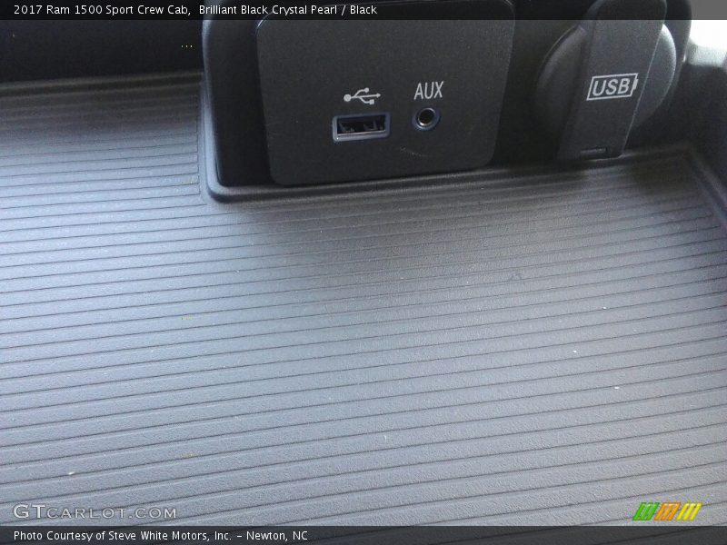 Brilliant Black Crystal Pearl / Black 2017 Ram 1500 Sport Crew Cab