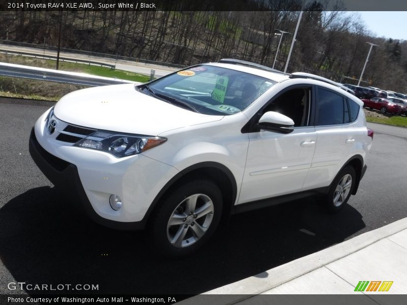 Super White / Black 2014 Toyota RAV4 XLE AWD