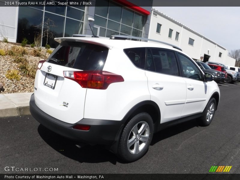 Super White / Black 2014 Toyota RAV4 XLE AWD