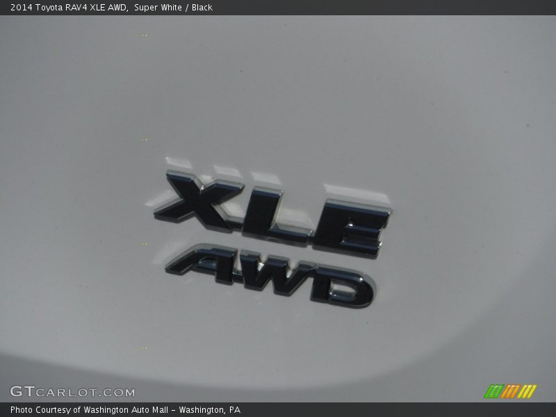 Super White / Black 2014 Toyota RAV4 XLE AWD