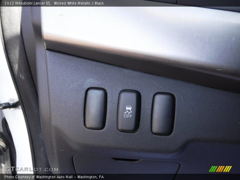 Wicked White Metallic / Black 2013 Mitsubishi Lancer ES