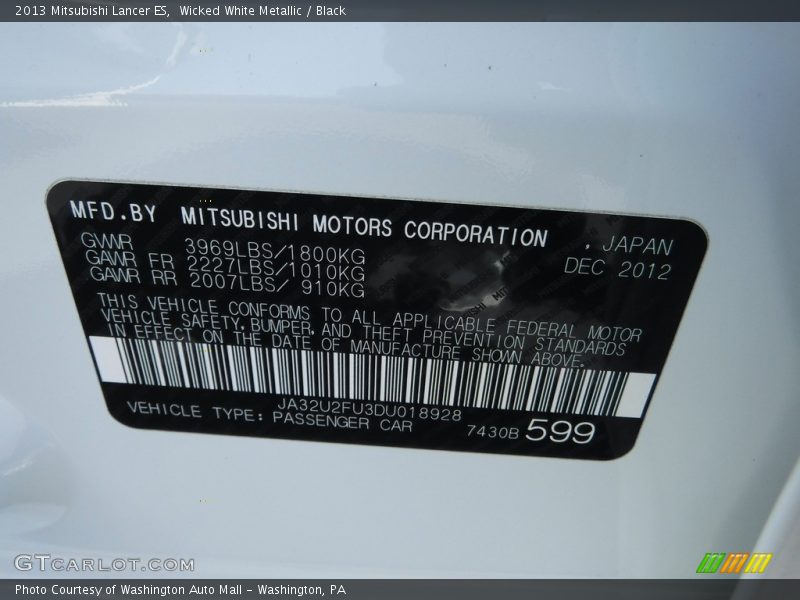 Wicked White Metallic / Black 2013 Mitsubishi Lancer ES