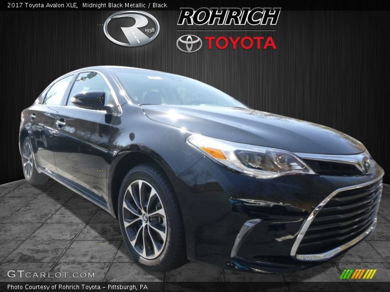 Midnight Black Metallic / Black 2017 Toyota Avalon XLE