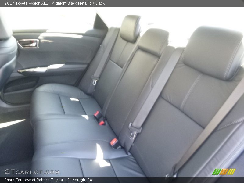 Midnight Black Metallic / Black 2017 Toyota Avalon XLE