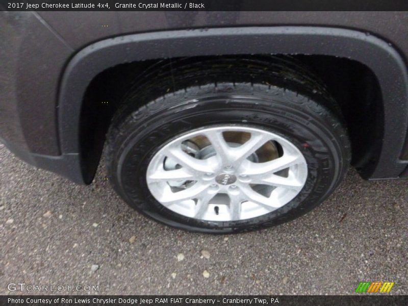 Granite Crystal Metallic / Black 2017 Jeep Cherokee Latitude 4x4