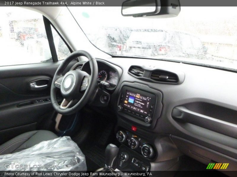 Alpine White / Black 2017 Jeep Renegade Trailhawk 4x4