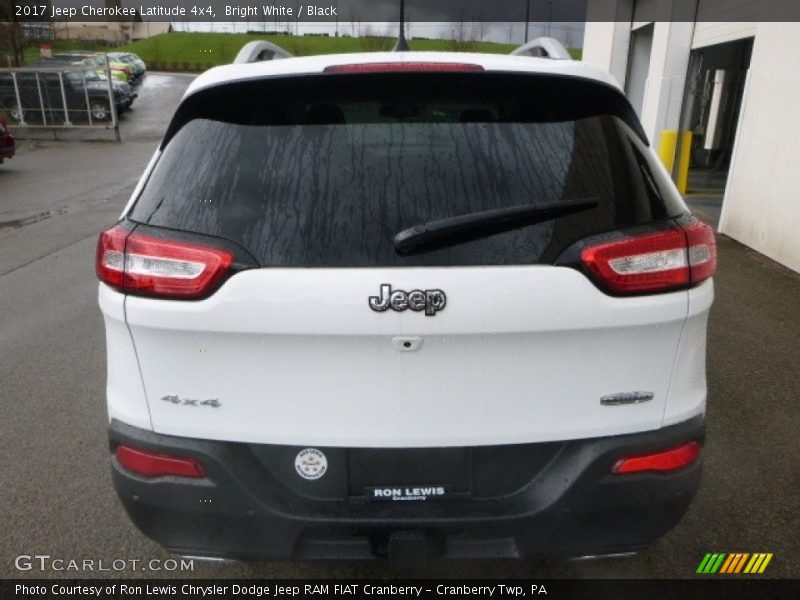 Bright White / Black 2017 Jeep Cherokee Latitude 4x4