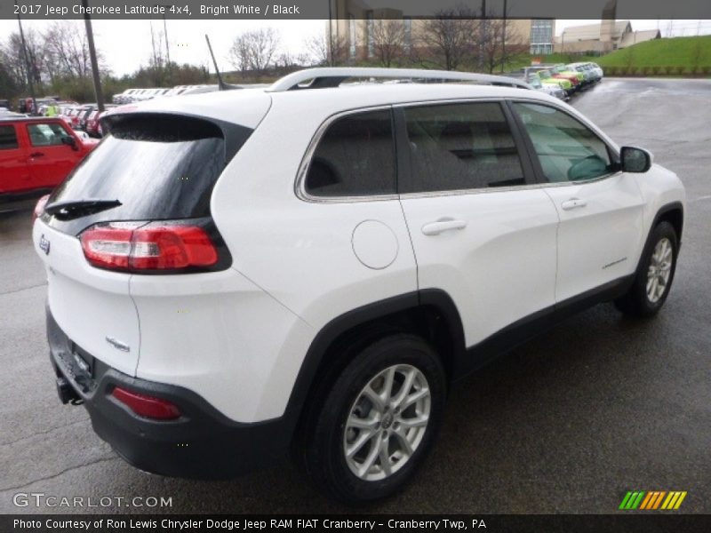 Bright White / Black 2017 Jeep Cherokee Latitude 4x4